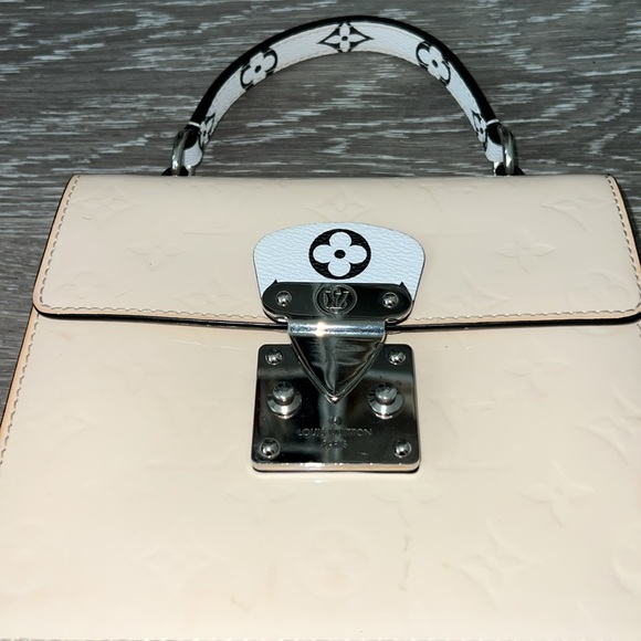 Louis Vuitton Vernis Spring Street Creme Pink White PM M90454 - Picture 7 of 15